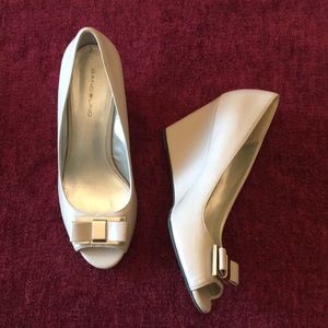 Bandolina grey peep toe wedges with bows size 8